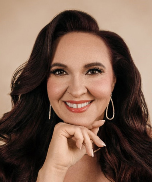 A headshot of Dr. Patty E Mason.